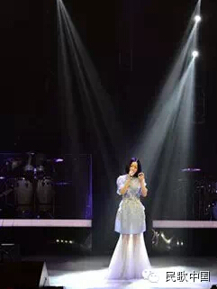 姚贝娜病重咳出血 肺部不适歌唱生涯或终结|界