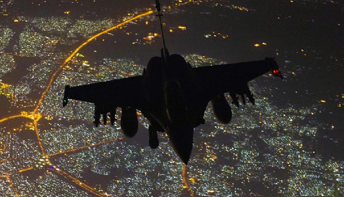 全面反击!法国阵风战机轰炸ISIS 展现强大挂载