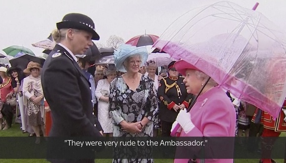 英女王背后谈论中国官员 凸显帝国日落后的惆