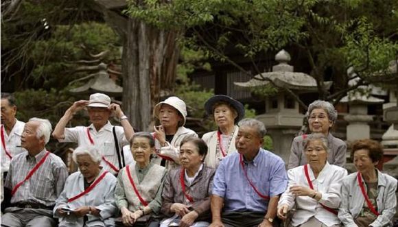 二十年后人口_二十年后的家乡图片