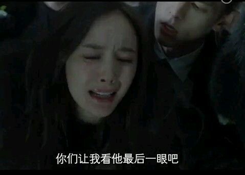 看完《小时代一》的晚上,韩老师泣不成声,在床头血书 "中国电影亡矣.