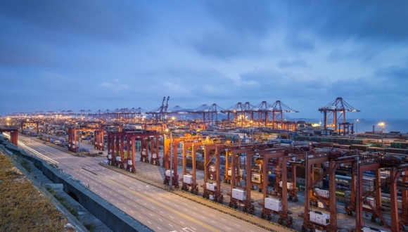中国减少自贸区外商投资负面清单中的27项措