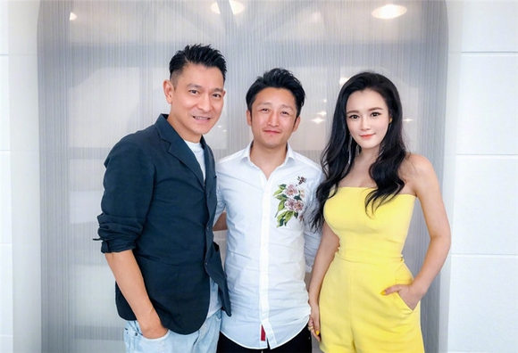 【体育明星日常】科比球衣退役战门票飙升5倍