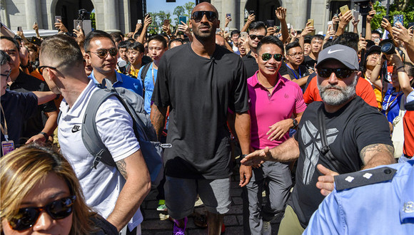 【体育明星日常】科比球衣退役战门票飙升5倍