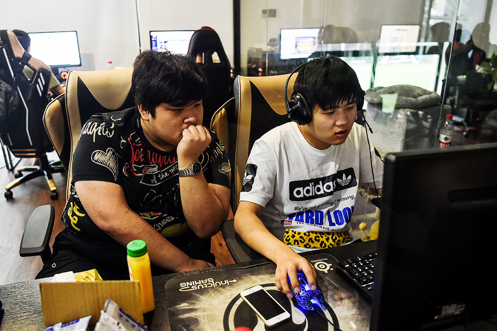 【影像】英雄联盟全球总决赛 电竞选手背后的