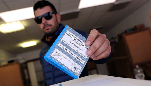 【天下头条】意大利最富两地区举行自治公投