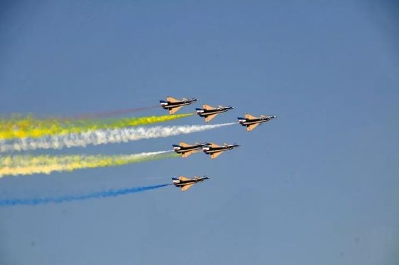 中国航空工业登陆迪拜航展 一大批高中端无人