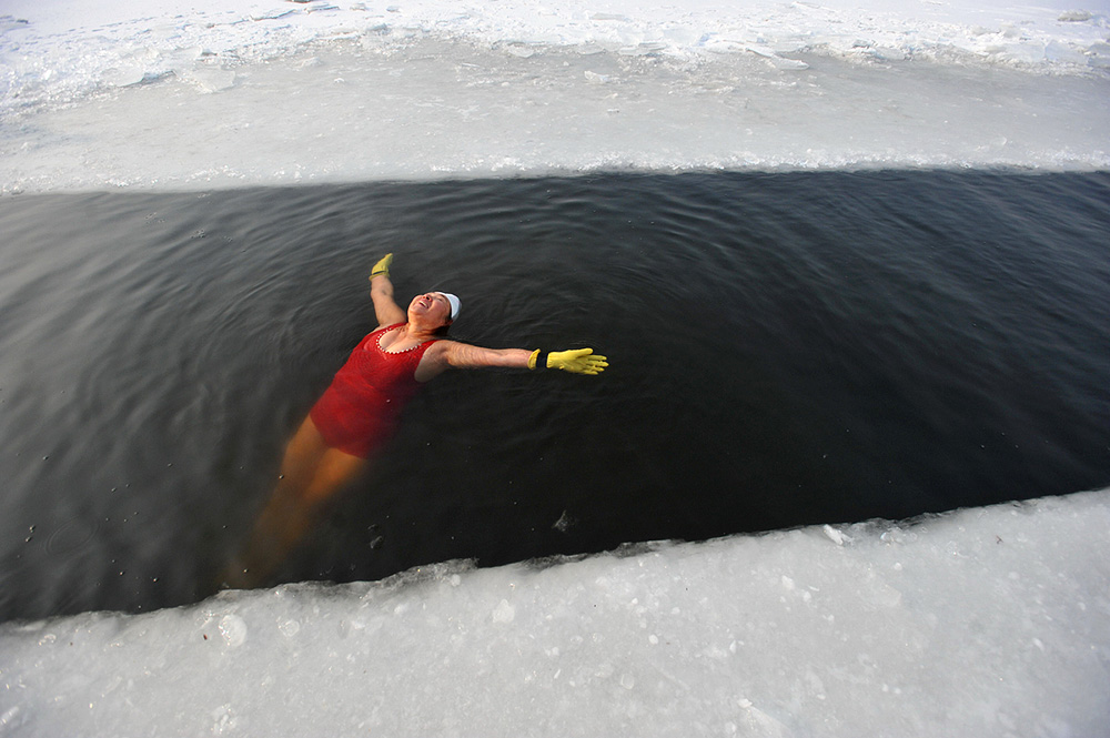 【影像】冬泳时刻|界面新闻 · 图片