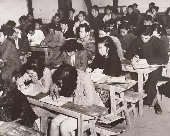 【西南联大八十年】战火中的贫穷与尊严|界面新闻 · 文化