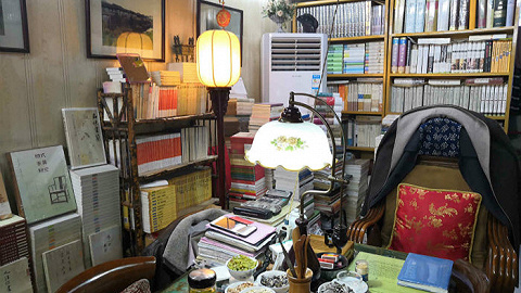 春节特供·原乡人|安徽小城书店老板：我的愿望是再开三年