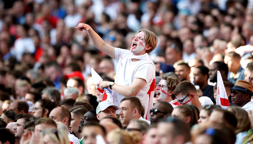 禁足、检举、扣护照 世界杯在即英国对足球流