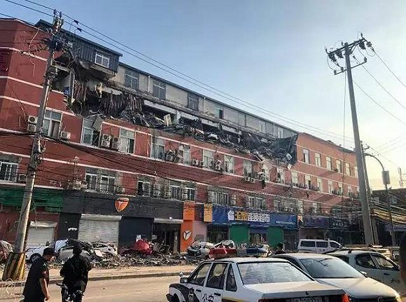 北京丰台顺和大厦楼体坍塌原因查明 违建将全
