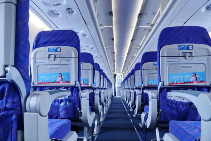 此次南航客机品牌广告的投放涵括8大主流机型,其中特别重点投放的arj