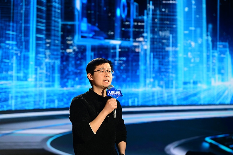 王兴兴回应机器人跳舞格斗：在实现终极目标前，先产生一部分商业价值