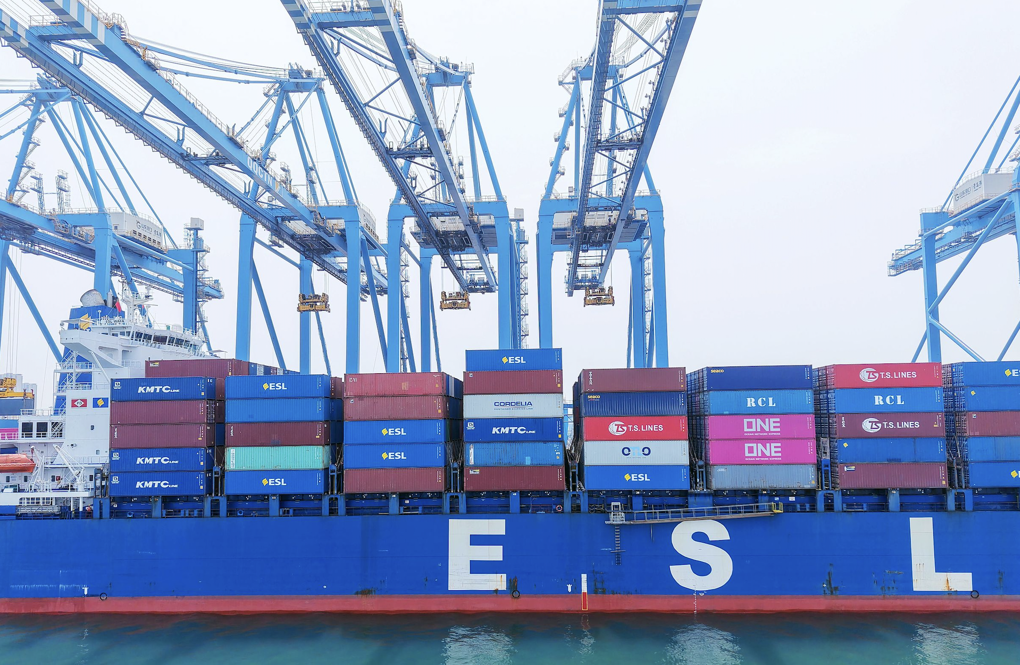 外需放缓叠加基数偏高，5月中国出口同比增速回落至4.8%