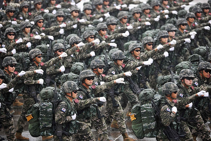 人口萎缩冲击国防根基，过去6年韩国兵力锐减两成