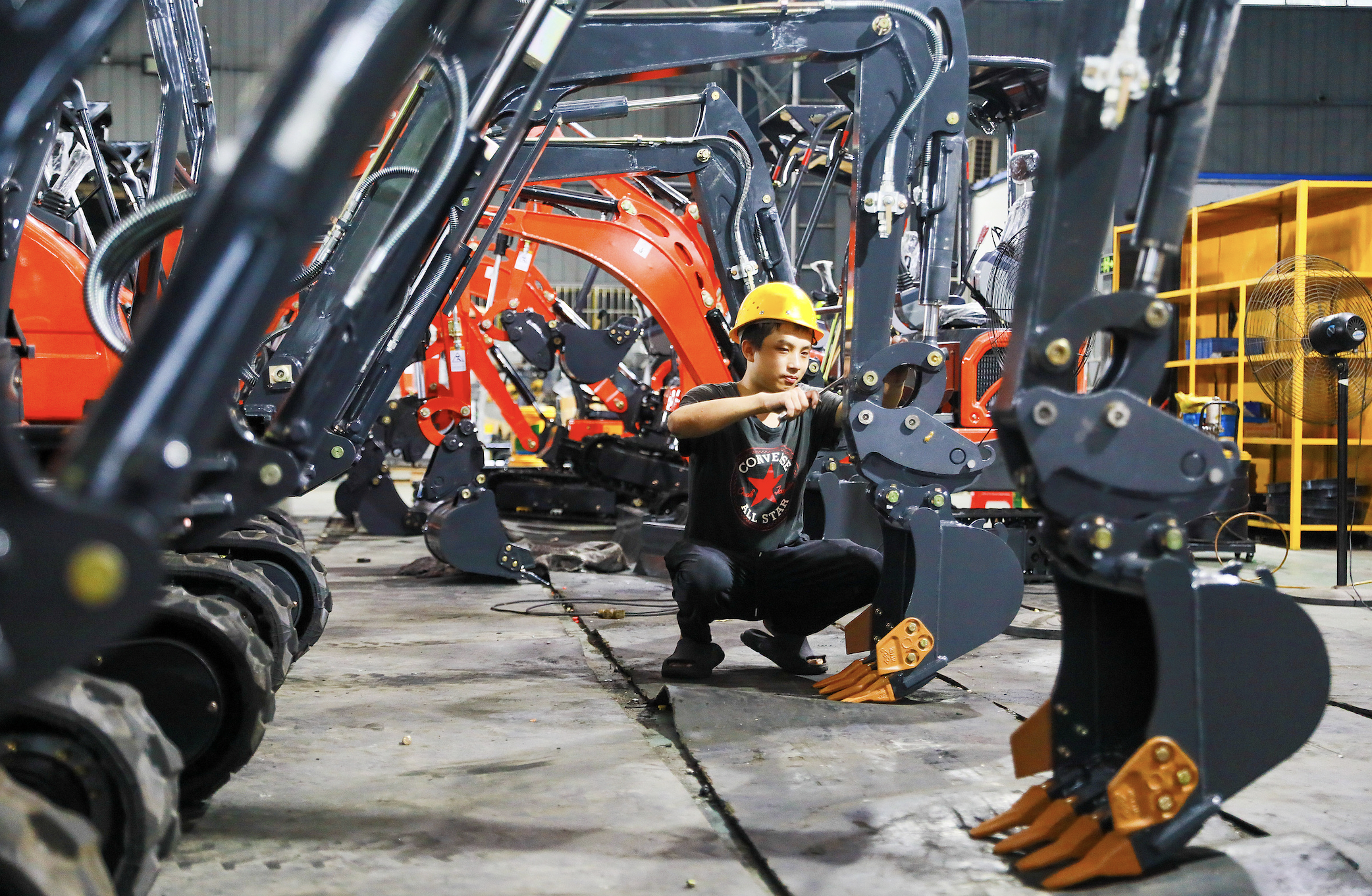 9月挖掘机销量同比大涨25.4%，内外需共振下景气度有望延续