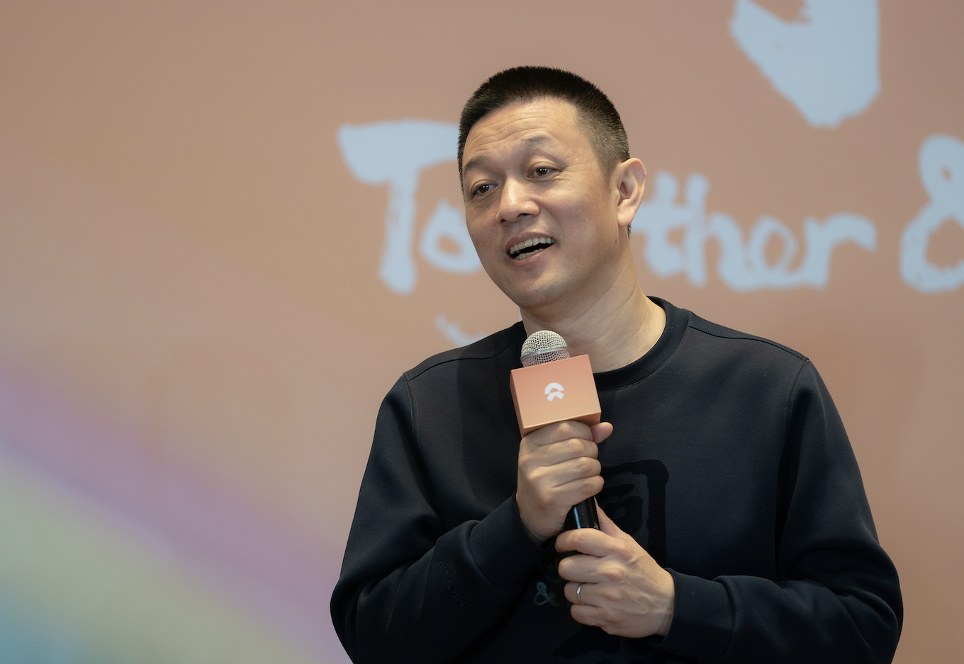 蔚来汽车李斌谈被网暴：CEO责任之一就是娱乐大家