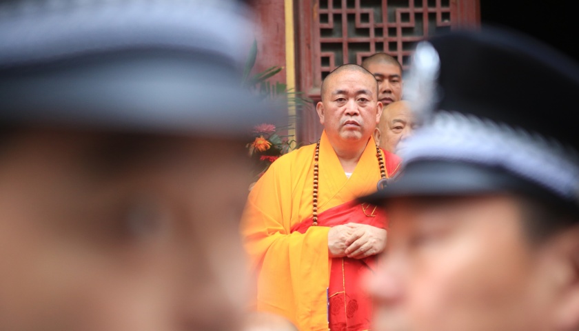 释永信被批捕，涉嫌职务侵占罪、挪用资金罪、非国家工作人员受贿罪