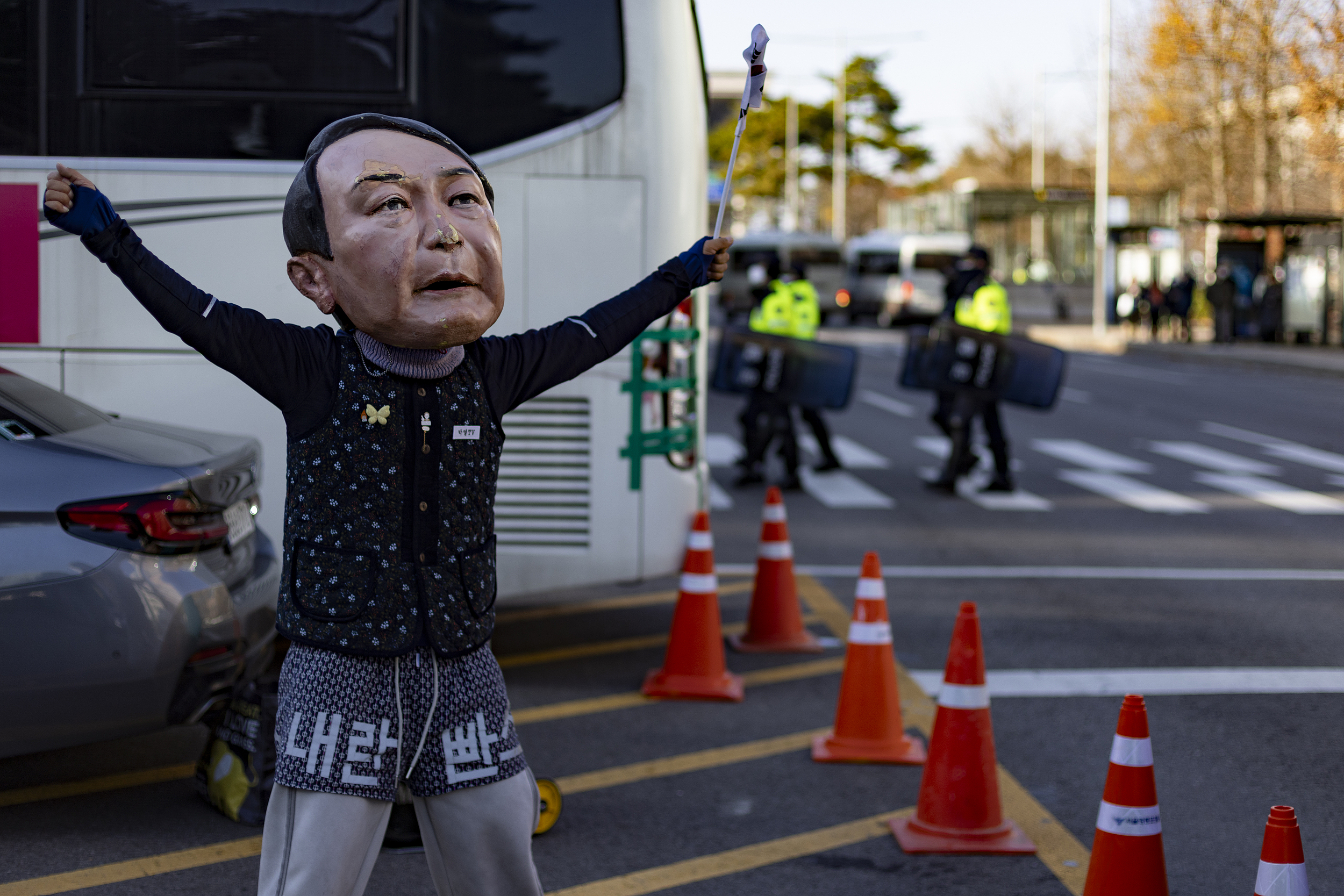 尹锡悦涉嫌妨碍逮捕案或于明年1月中判决，金建希曾斥责丈夫搞砸了计划