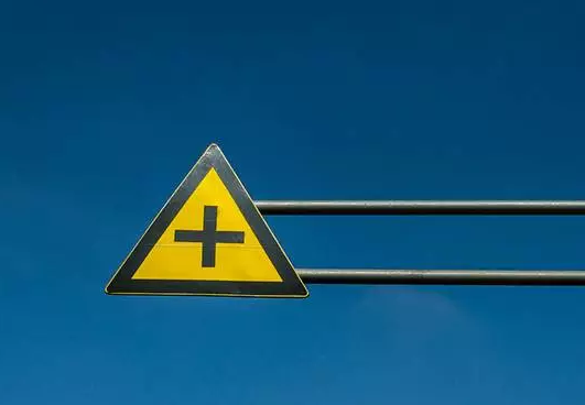 手AI右手金融,互联网下半场你会怎么走?|界面新