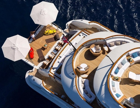 玻璃底泳池和雪房:设计师揭秘一亿英镑游艇的