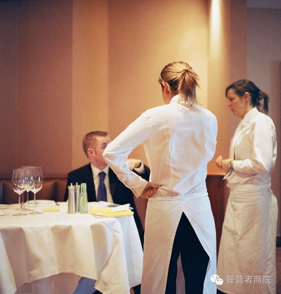 餐厅收到差评怎么办?|界面新闻JMedia