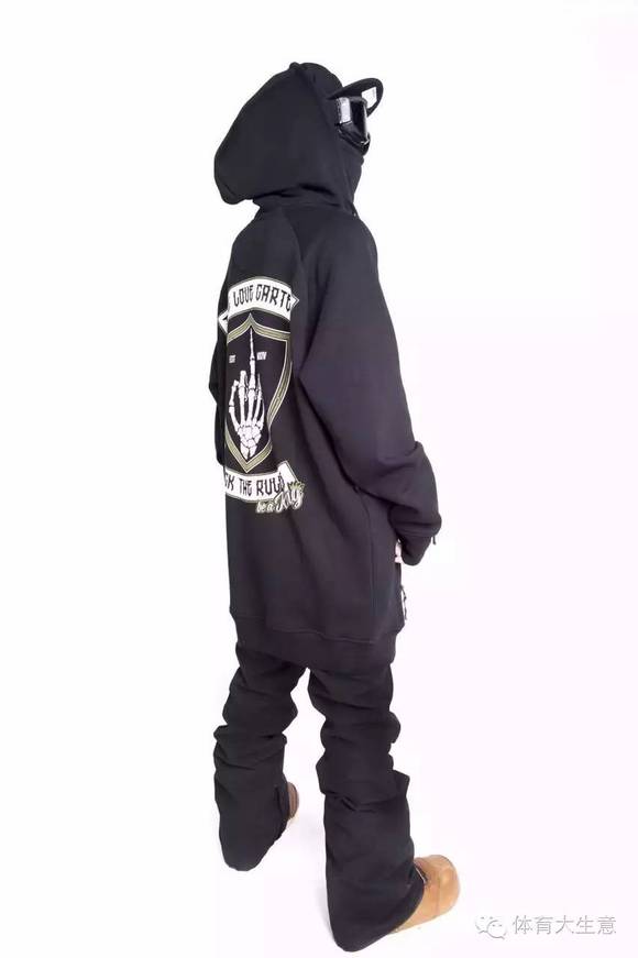 冠军代言,这家自媒体转型打造滑雪运动品牌|界