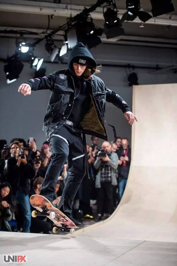 Dim Mak:不会搓碟的唱片老板不是好设计师