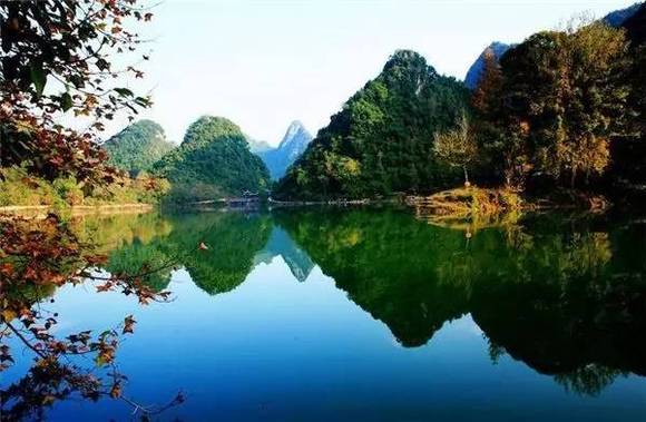 红枫湖景区是一个融高原湖光山色,岩溶地貌为一体的的国家重点风景
