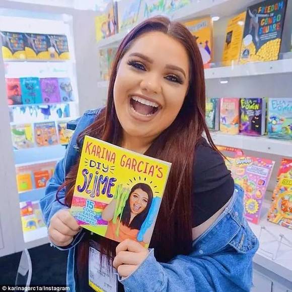 网上最火的玩具女生 150249927343000_a580xH.jpg