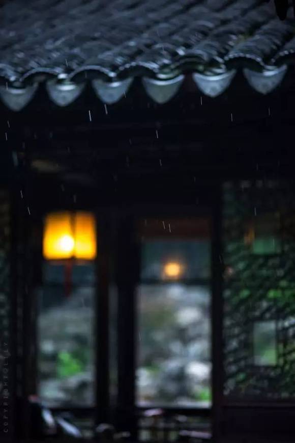 古屋听雨 ,悠长悠长