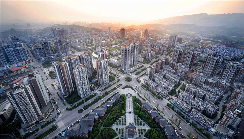 绿地前三季销售2033亿 中国建筑地产业绩167