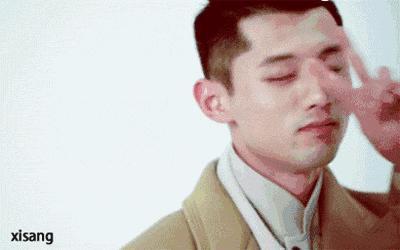 爱穿高定的景甜开始穿安踏,都是因为张继科?