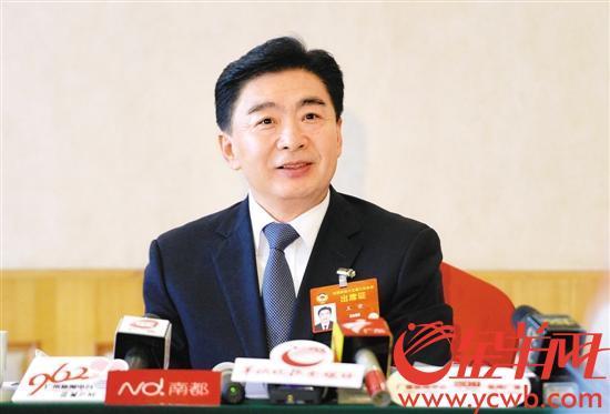 王荣:助力湾区建设是政协委员履职大舞台