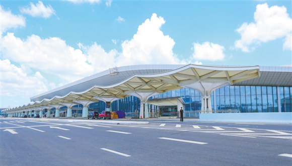 海口美兰国际机场二期扩建项目t2航站楼8月26日顺利通过竣工验收