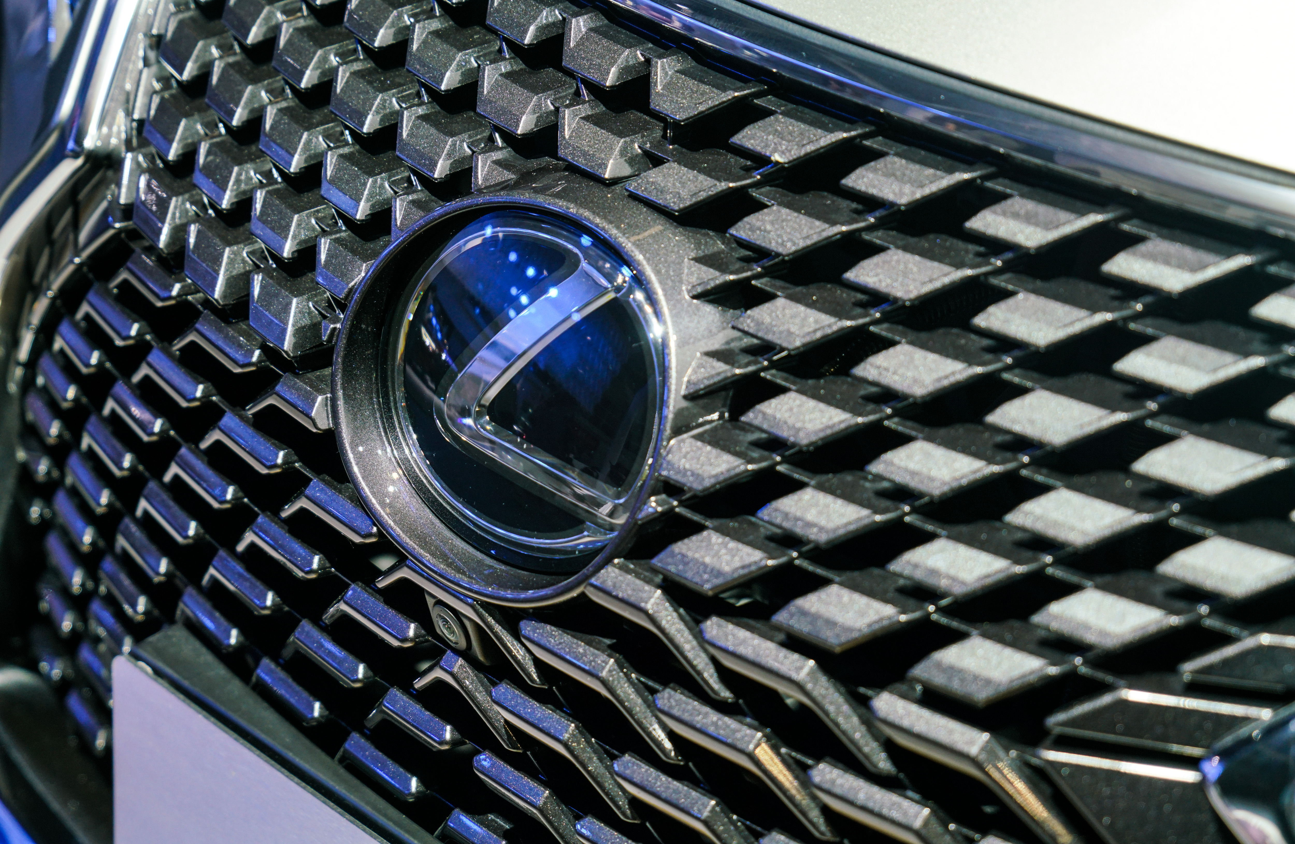 丰田在中国召回近10万辆汽车，涉及雷克萨斯、世极等品牌