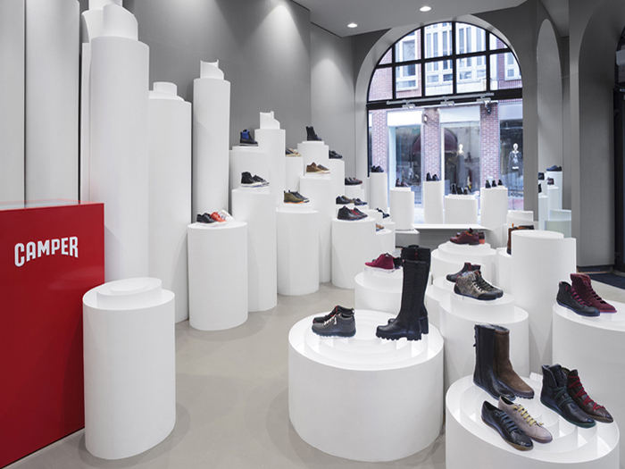 鞋店设计成这样 不买鞋也值得进去看看