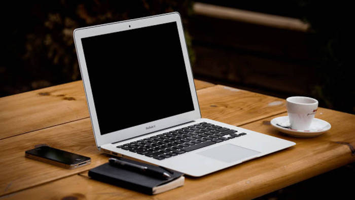 爱范儿】新的玫瑰金，新的处理器，新的MacBook 来了！ | 界面新闻