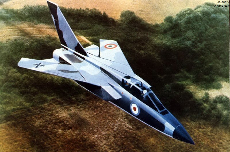 最终，三方都接受的双座双发设计，至此“狂风”战斗机的气动外形基本形成