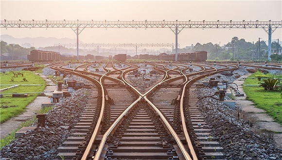 铁路局公司制改革迈出关键一步 中铁总市场化