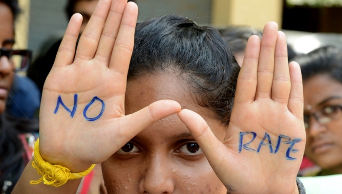印度强奸案受害女子写下血书 呼吁总理莫迪主持公道 界面新闻 · 天下