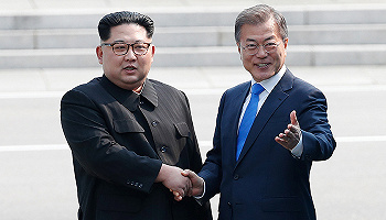 朝韩首脑举行共同植树仪式