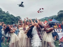 外国人和海归的新时尚：留在成都