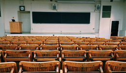 文凭、技能与地位：如果学到的知识用不上 我们为何还要上大学？