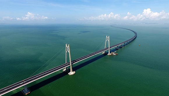 超级工程港珠澳大桥正式通车 粤港澳湾区提速