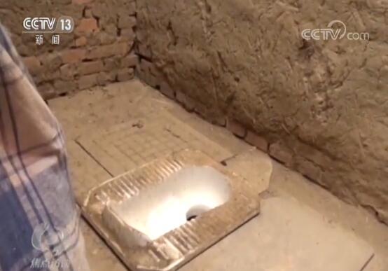 甘肃山东等地政府花钱改造新厕所却没人用，村民：新的形式主义