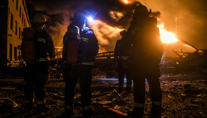 【图集】响水化工厂爆炸已致44人遇难,现场主