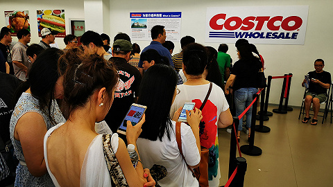 上海Costco开业首日，结账需要两小时