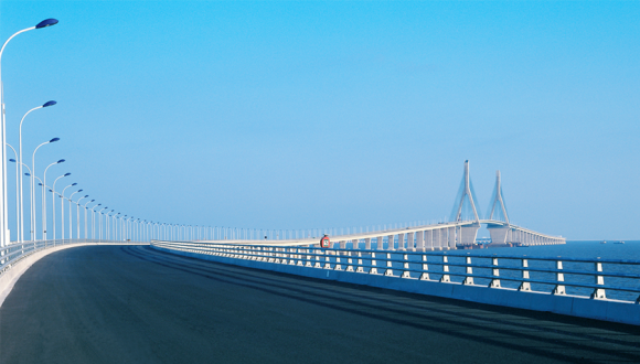 东海大桥监控设施整治完工 助力洋山港智慧港口建设